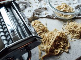 Er du i tvivl om, hvad du skal være opmærksom på? Vi har fundet de 5 bedste pastamaskiner til forskellige behov. Se dem her.