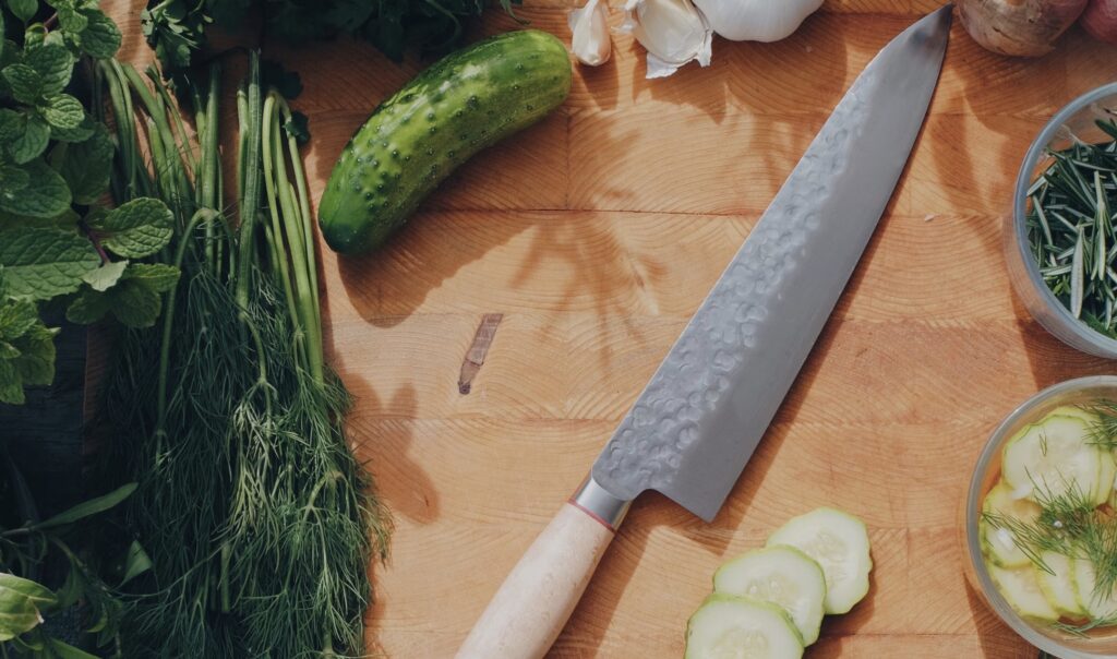 Leder du efter den bedste kokkekniv, så læs med i nedenstående købsguide.