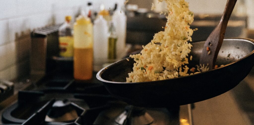 Bliv klogere på, hvordan du vælger den bedste wokpande, i nedenstående købsguide.