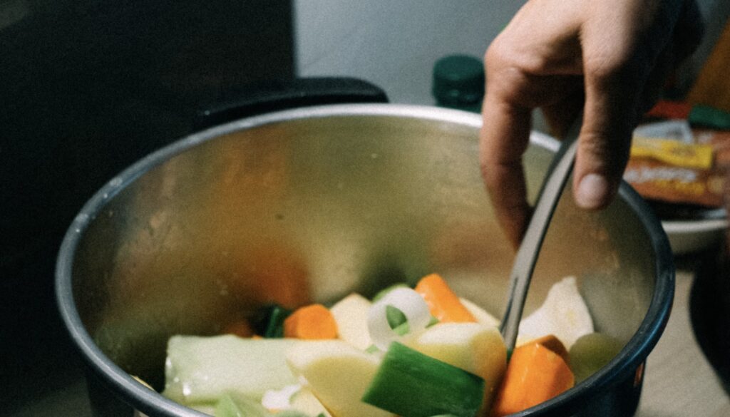 Det er en god idé at vælge en suppegryde på 10 liter eller mere. Læs mere i købsguiden herunder.